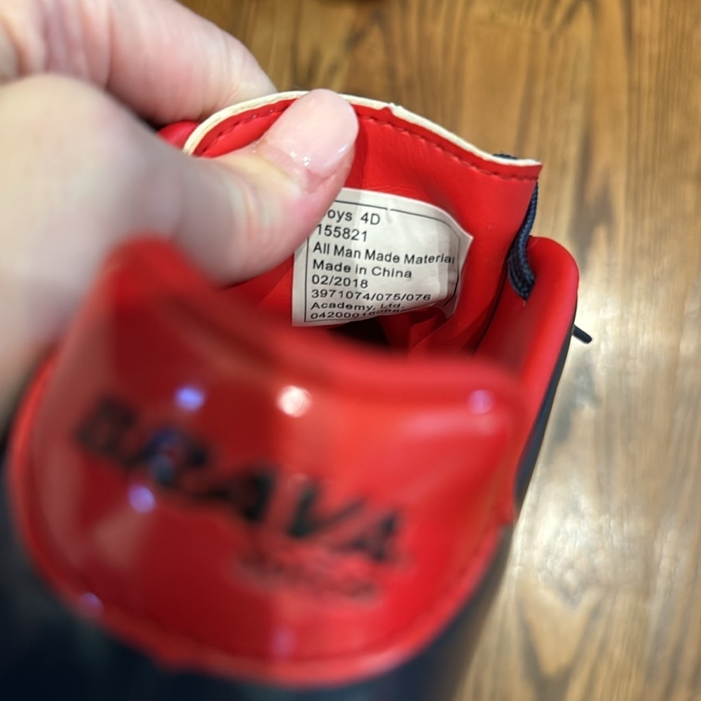 Brava Youth Fighter Soccer Cleats SIZE 4 Red, White and Blue NEW WITHOUT BOX - Picture 7 of 7